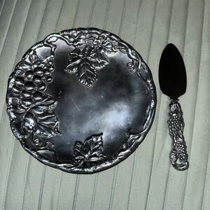 ARTHUR COURT Cheese Plate 8in & Spreader  7in  Grapevine&Leaves Design Aluminum